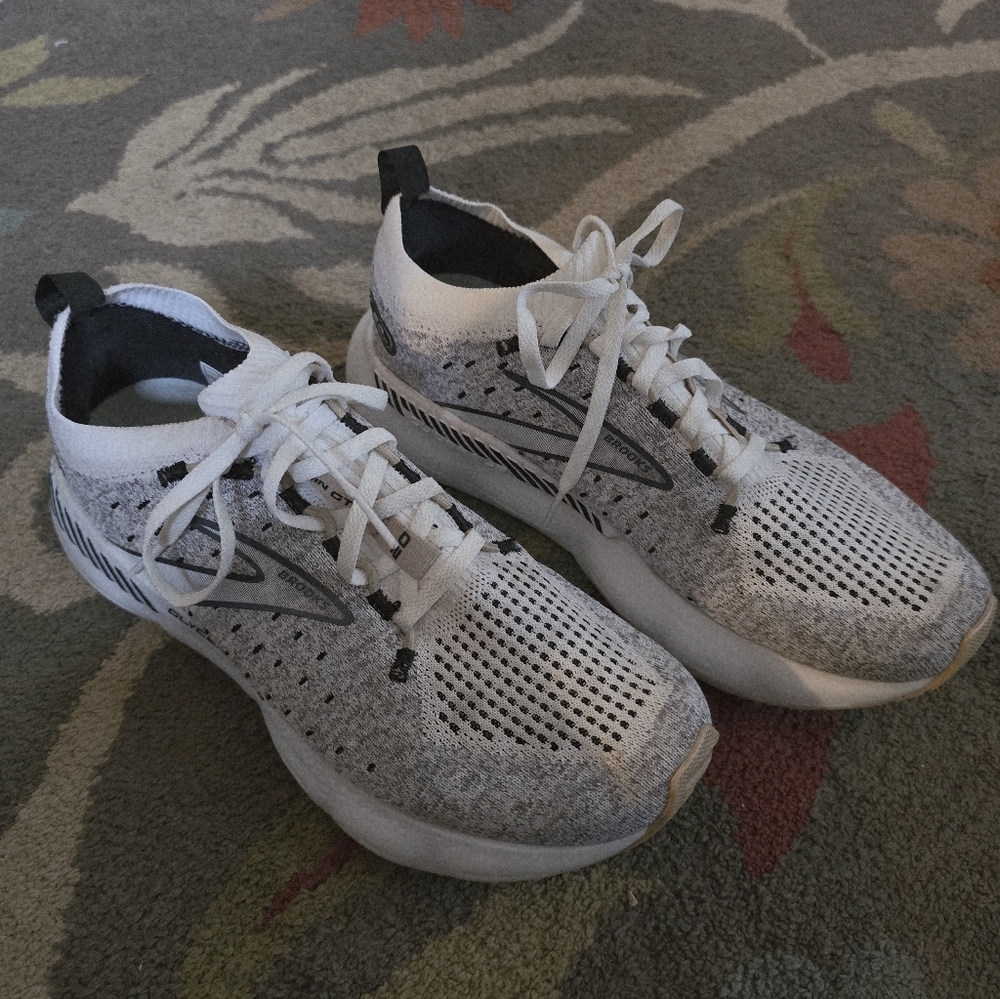 Brooks Stealthfit Glycerin GTS 20 sneakers. Womens Size 8 EUC